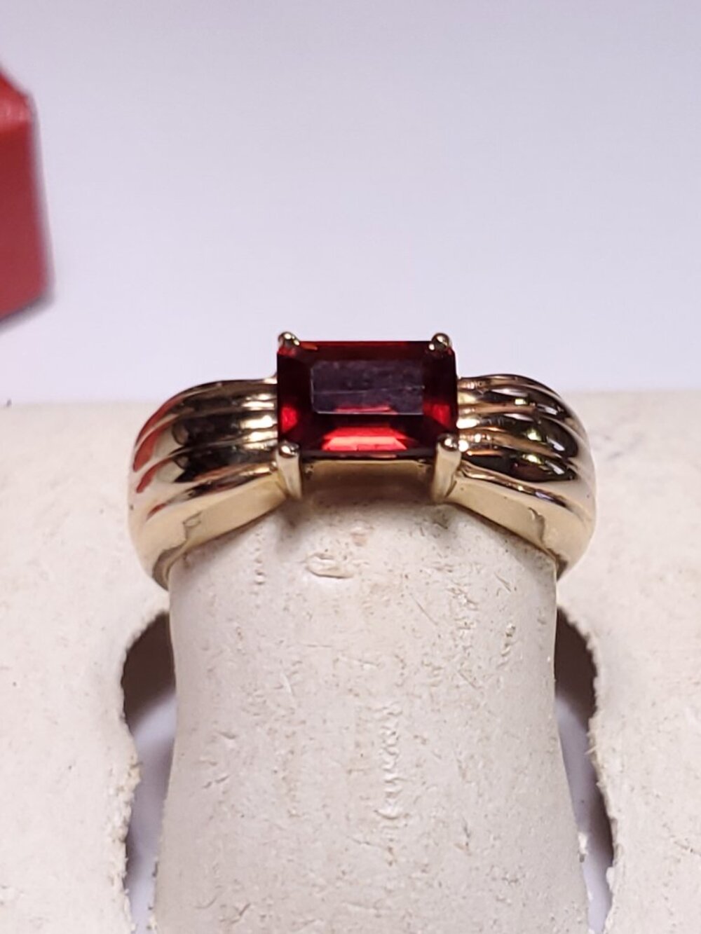 Estate 1.0ct Natural Emerald cut Garnet sideways set 14Kt Yellow/Gold Ring#24977